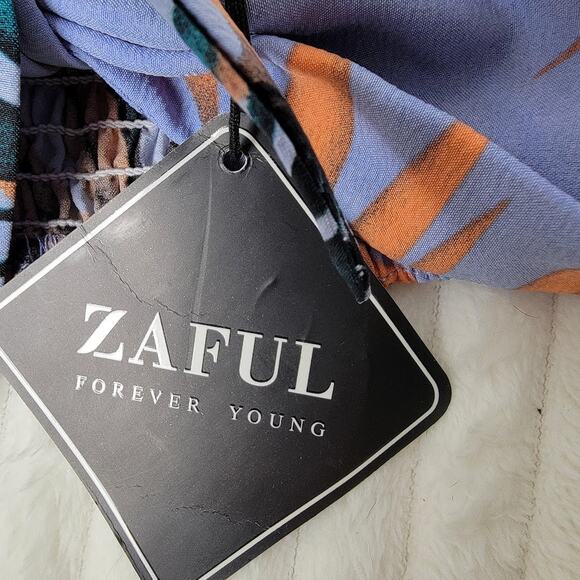 Zaful Forever Young Bikini Top – US Size 10 – Tropical Print – NWT – Ruched Back - Picture 3 of 6